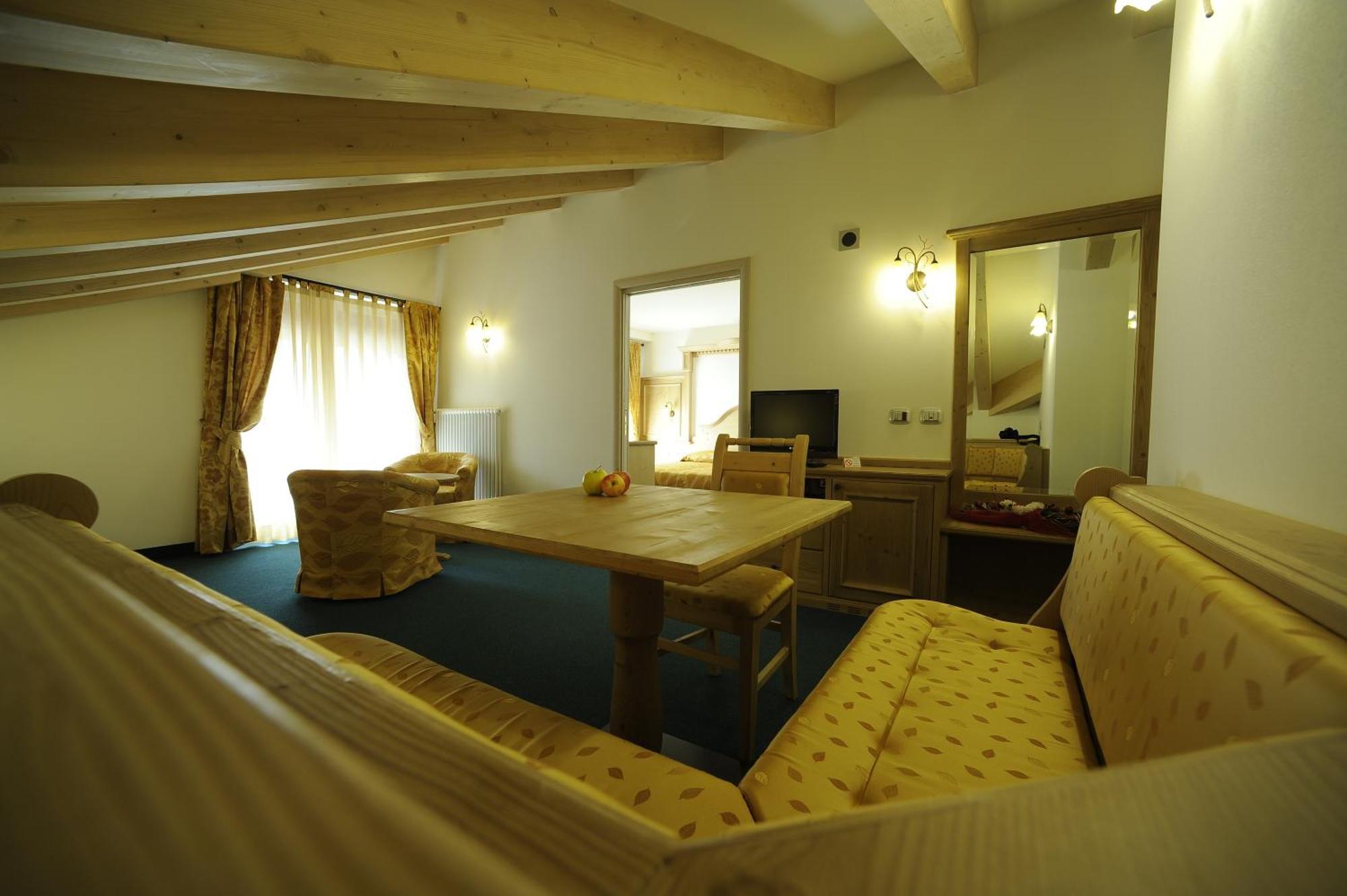 Family Hotel Andes - Only For Family Віго-ді-Фасса Екстер'єр фото