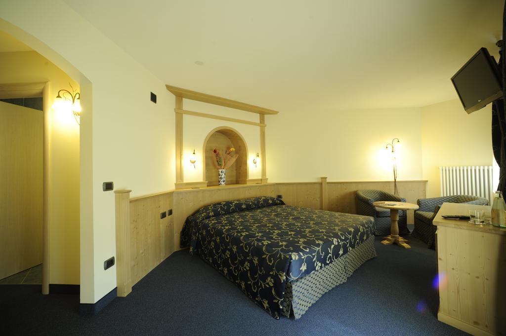 Family Hotel Andes - Only For Family Віго-ді-Фасса Номер фото